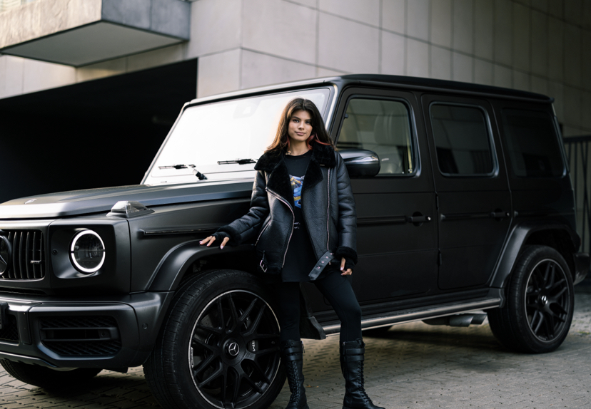 Michelle Andrade дарує авто та відкриває благодійний збір коштів в підтримку дітей і військових України
