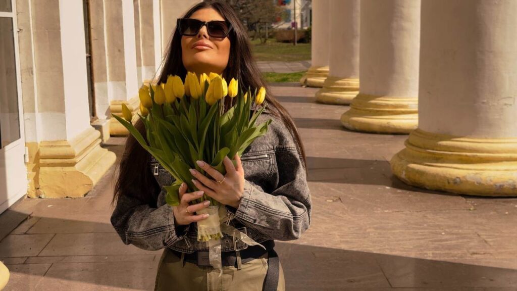 Весна, що закінчується фразою «прощавай»: емоційна премʼєра Rina Stanislavska «Жовті тюльпани»