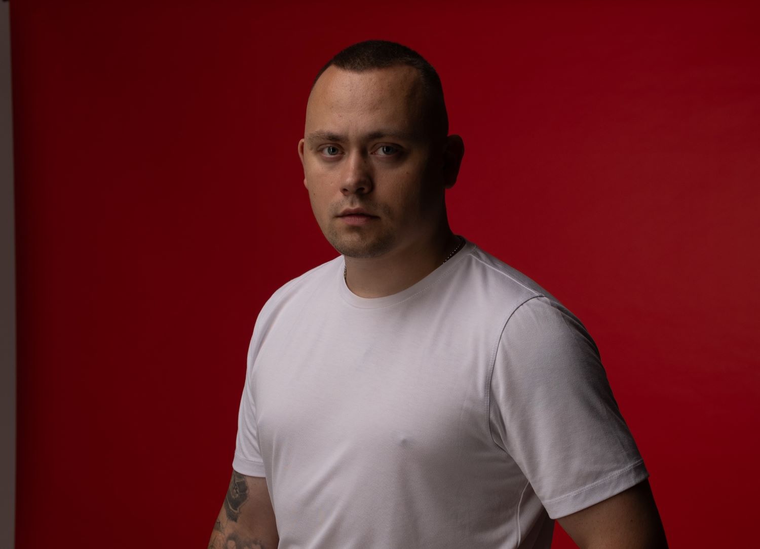 Відомий інфлюенсер THE OLEG презентує дебютний трек «Мила не плач», який покликаний стати підтримкою для кожної дівчини