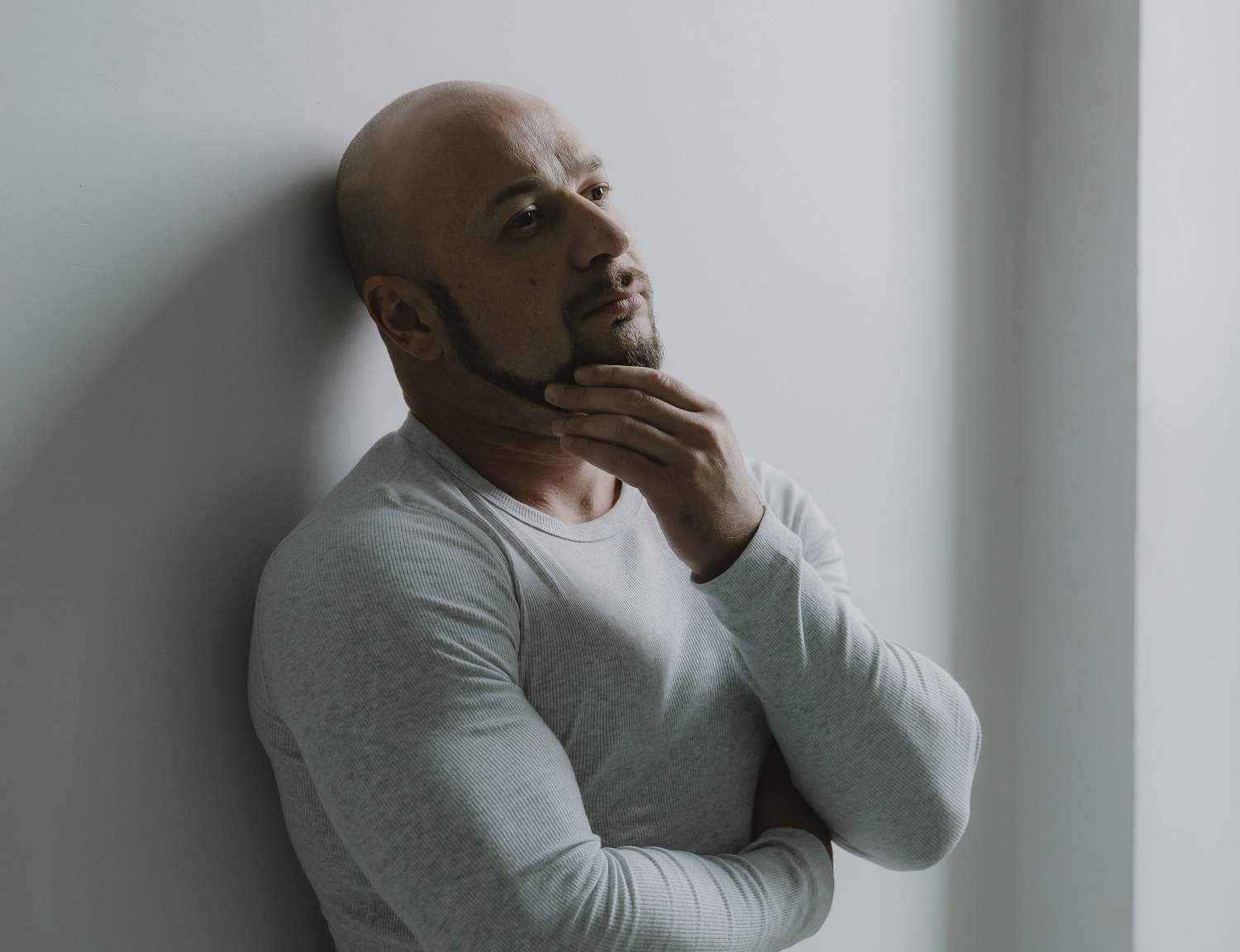 Любов, свобода і біль: Hardly Ever випустив пісню про вибір – не втратити себе