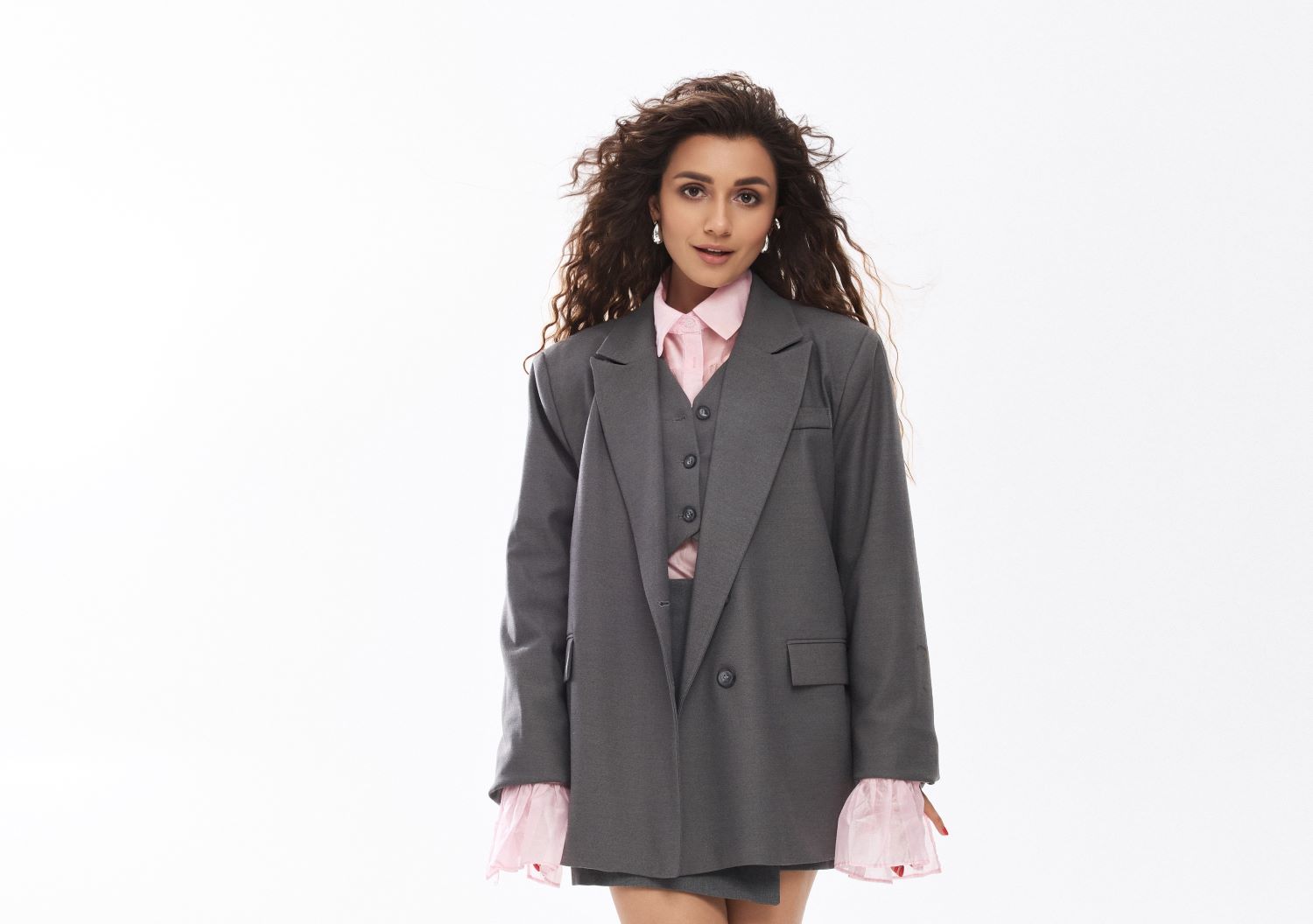 «Поцілуй» – нове музичне зізнання Liya Li про емоційні гойдалки кохання