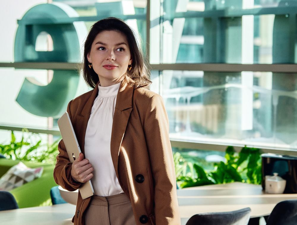 артистка VYNOHRADOVA та психологиня Аліна Фрідман про те, чому звичка тримає міцніше за кохання